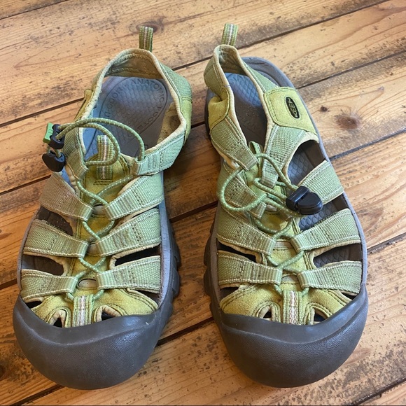 lime green water shoes